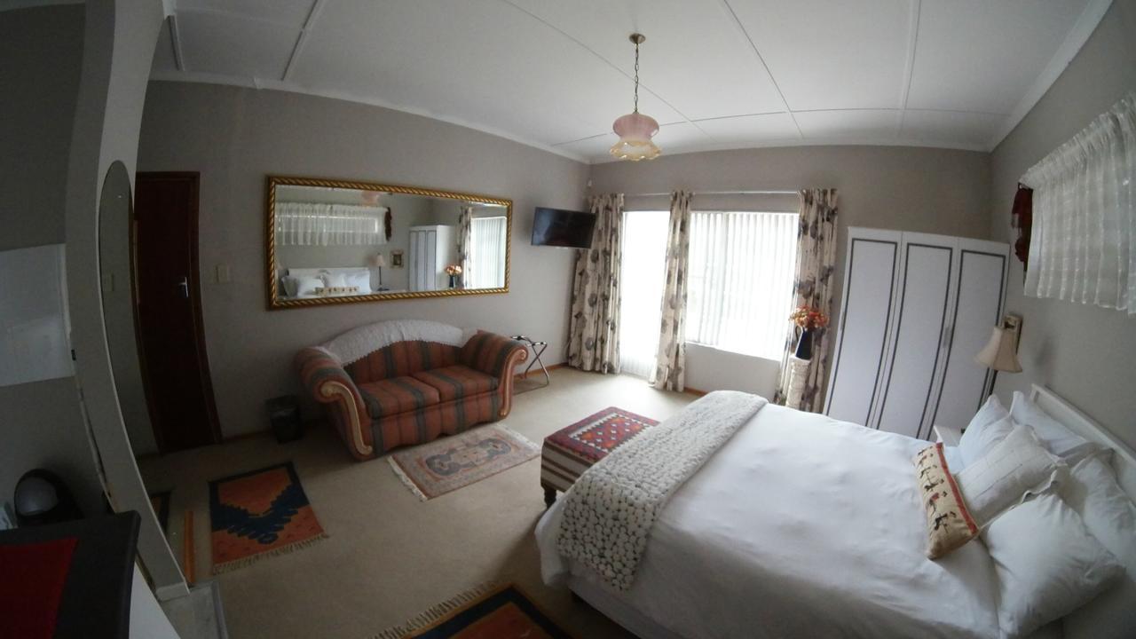 Gate 66 Bed and Breakfast Somerset East Esterno foto
