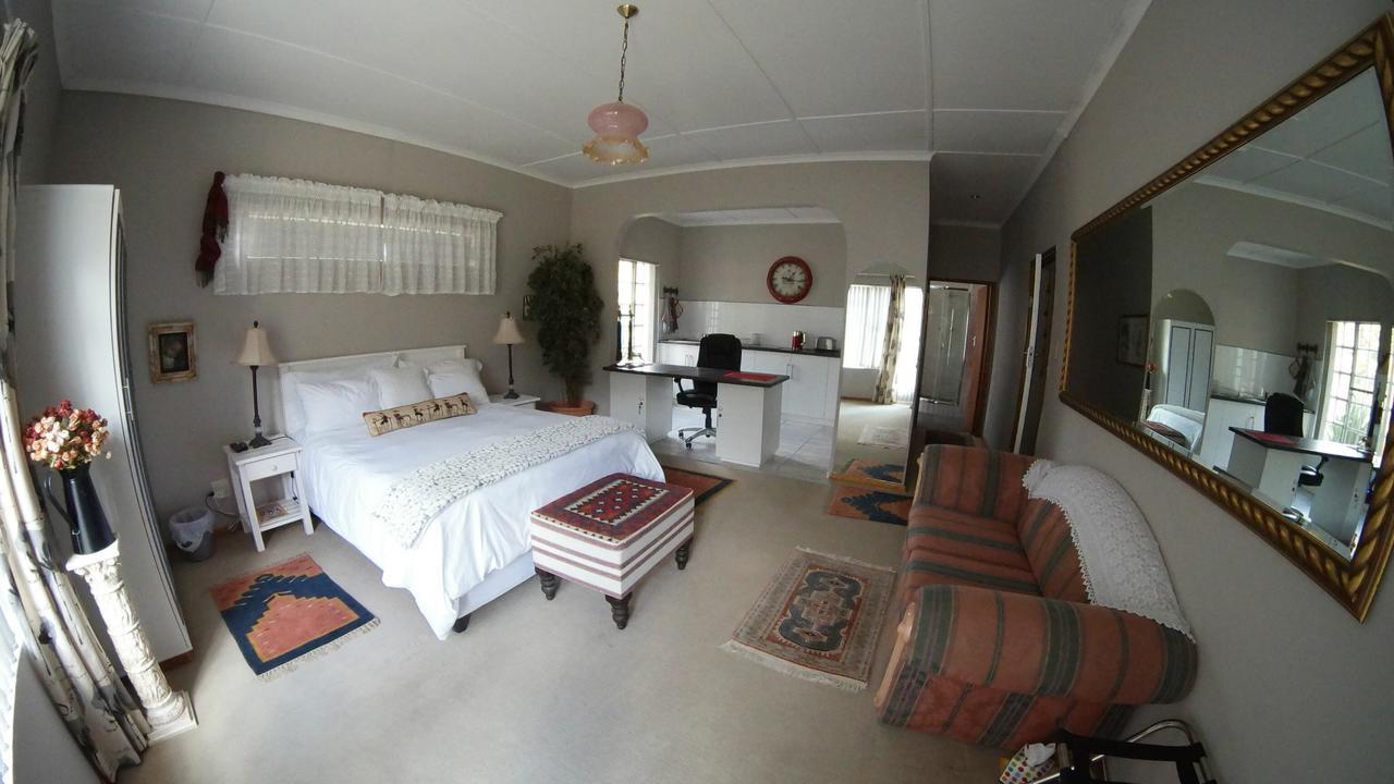 Gate 66 Bed and Breakfast Somerset East Esterno foto