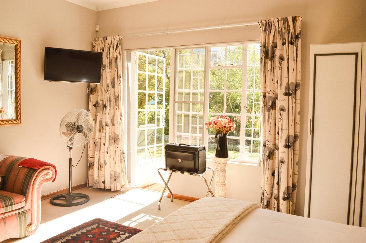 Gate 66 Bed and Breakfast Somerset East Esterno foto